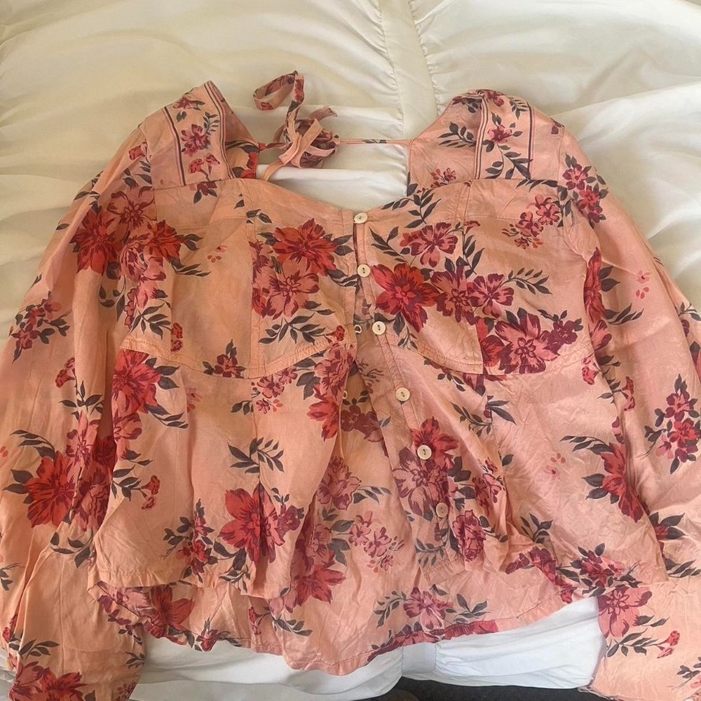 Super Pretty/unique Floral Long Sleeve Top